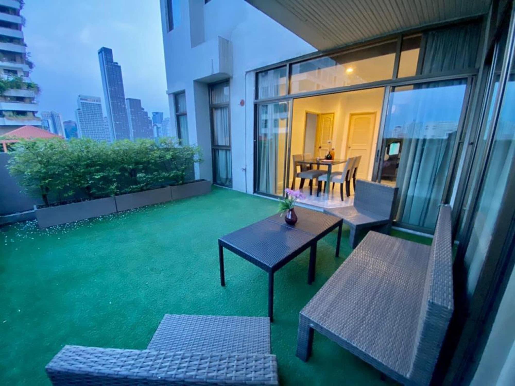 Asoke Residence Sukhumvit By Uhg Банкок Екстериор снимка