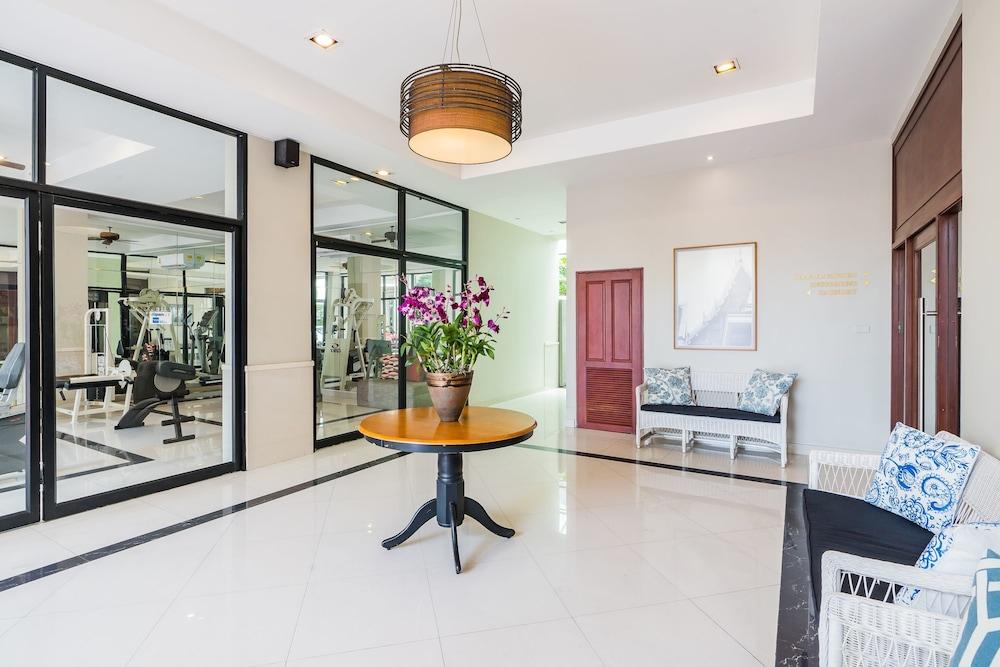 Asoke Residence Sukhumvit By Uhg Банкок Екстериор снимка
