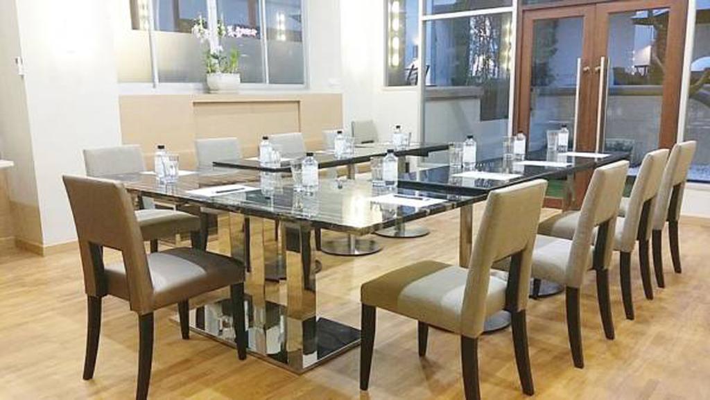 Asoke Residence Sukhumvit By Uhg Банкок Екстериор снимка